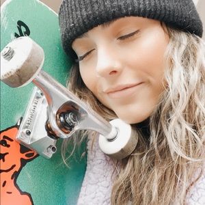 Meet your Posher, Antonia